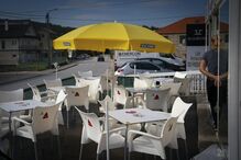 Receio de contágio por Covid-19 afasta alunos da escola e clientes do comércio da freguesia de Salto em Montalegre