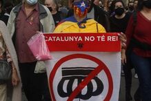 Cerca de 800 pessoas manifestam-se contra a presença do rei em Barcelona