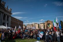 Manifestações contra uso de máscara em Itália