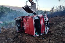 Dois bombeiros feridos em despiste a caminho de incêndio em Oliveira de Azeméis