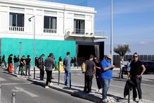 Em Lisboa, fila começou no Lux-Frágil e estendeu-se até ao Campo das Cebolas