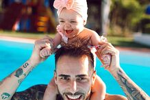 Diogo Piçarra com a filha.jpg