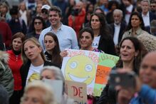 Mil portugueses manifestam-se contra o uso de máscara, no Rossio em Lisboa