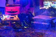 Choque contra árvore causou um morto e 2 feridos 