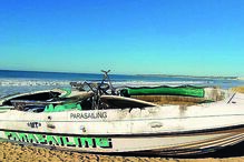 Barco ficou muito danificado