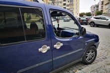 Viaturas vandalizadas na Rua Cassiano Branco, Porto