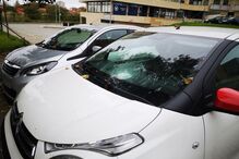 Viaturas vandalizadas na Rua Cassiano Branco, Porto