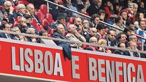 Vieira convida 22 juízes para assistir a jogo do Benfica na tribuna presidencial