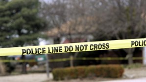 Criança de oito anos dispara arma do pai e mata bebé na Florida, EUA