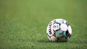 Cinco adeptos do Eintracht detidos por agressões a simpatizantes do Rangers