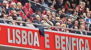 Figuras da política e da magistratura judicial foram convidados pelo Benfica para assistirem ao jogo frente ao Basileia, a contar para a Liga dos Campeões, em novembro de 2011