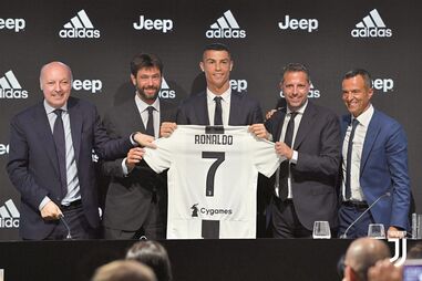 Cristiano Ronaldo foi contratado pela Juventus em 2018