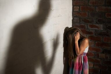 Mulher foi agredida por cinco homens