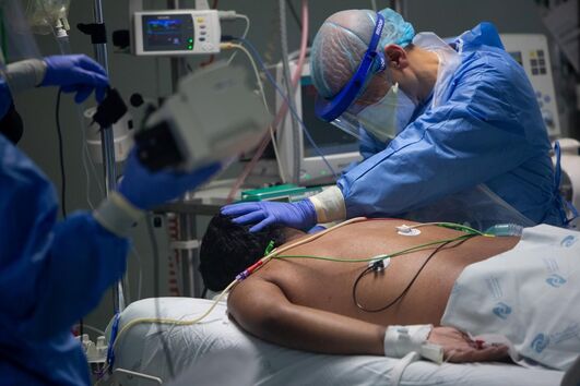 A SÁBADO no Hospital Curry Cabral durante a pandemia de covid-19 - novo coronavírus