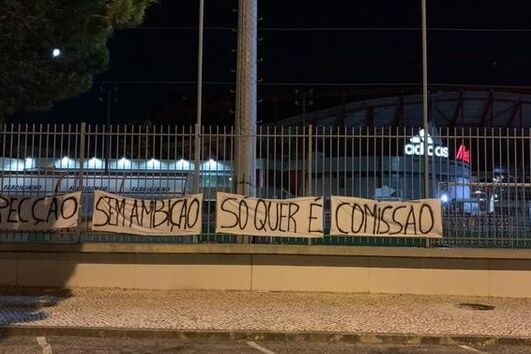 Tarjas contra Vieira