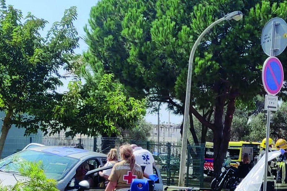 Colisão aparatosa provoca dois feridos em Albufeira