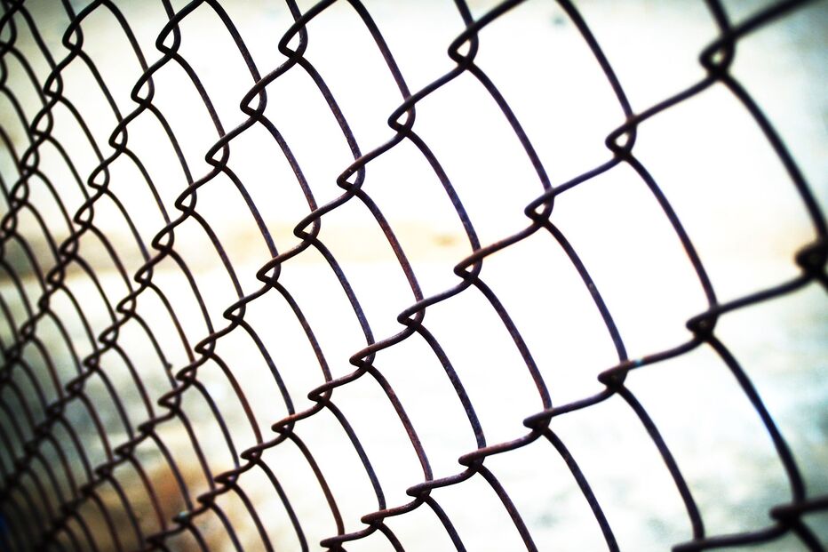 acorrentado, violência, prisão