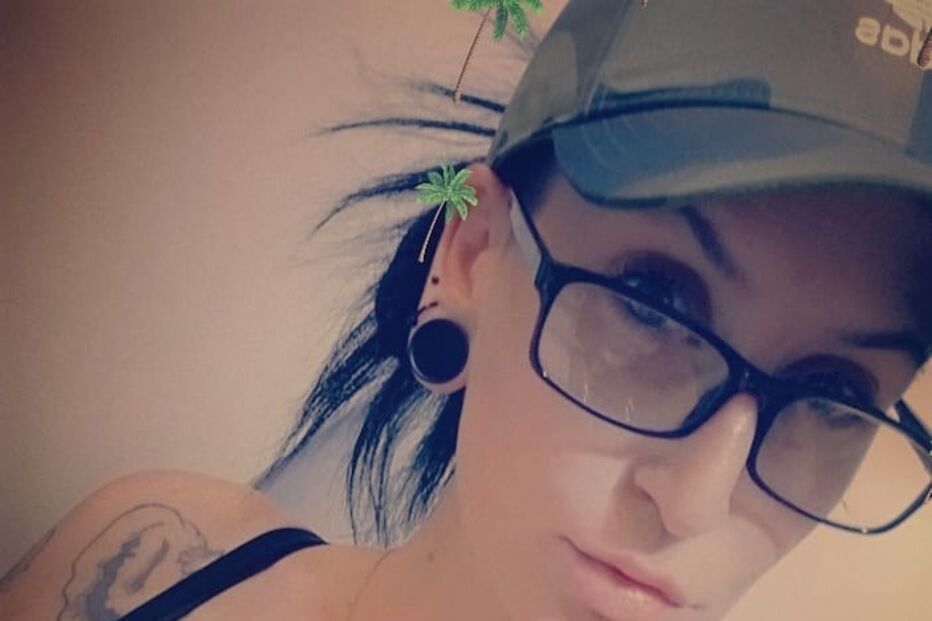 Tiffany Butler ganha dinheiro ao vender produtos recolhidos do lixo