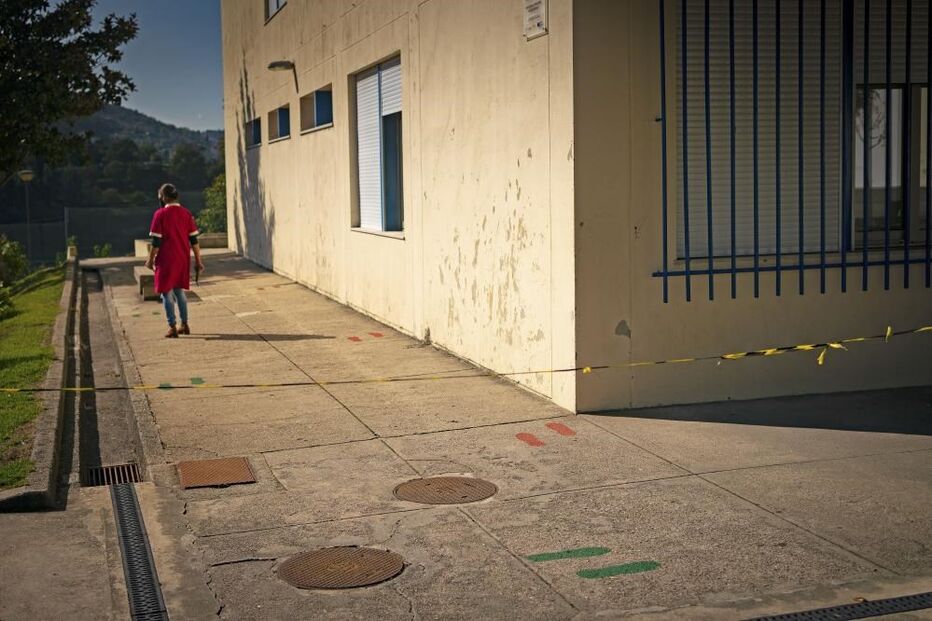 Receio de contágio por Covid-19 afasta alunos da escola e clientes do comércio da freguesia de Salto em Montalegre