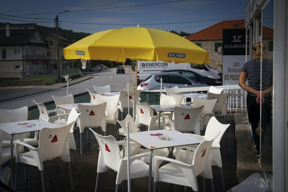 Receio de contágio por Covid-19 afasta alunos da escola e clientes do comércio da freguesia de Salto em Montalegre