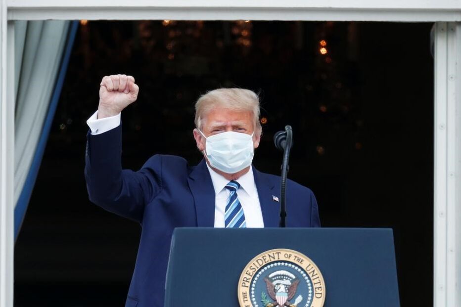Trump discursou para algumas centenas de apoiantes pela primeira vez após ficar doente com Covid-19