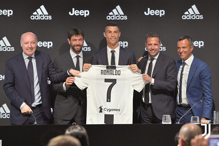 Cristiano Ronaldo foi contratado pela Juventus em 2018