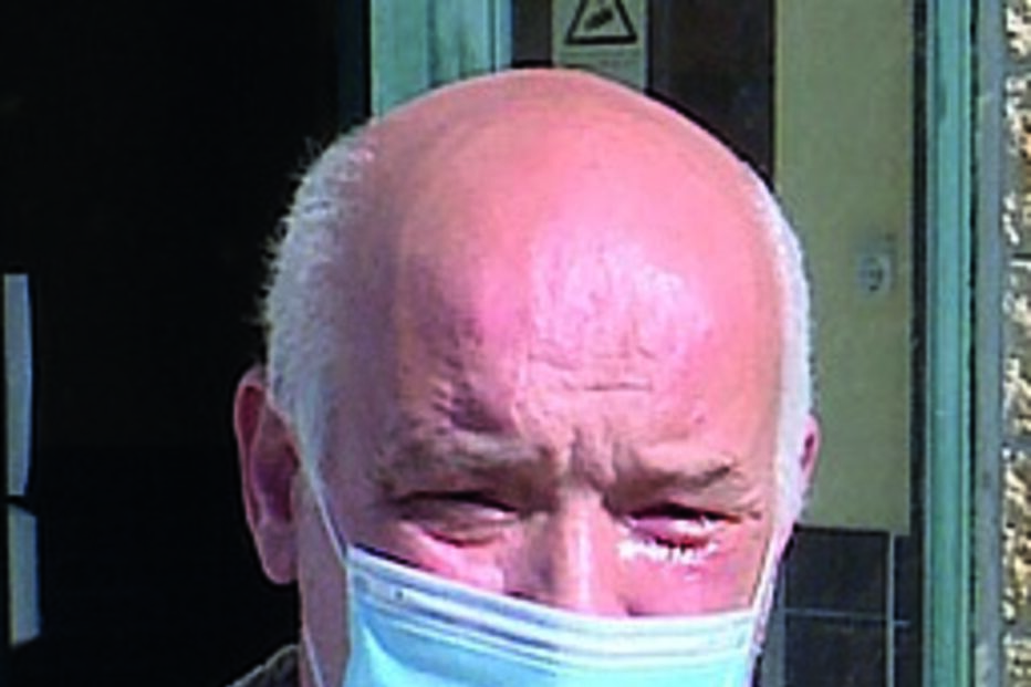 Manuel Teles, dono da confeitaria  