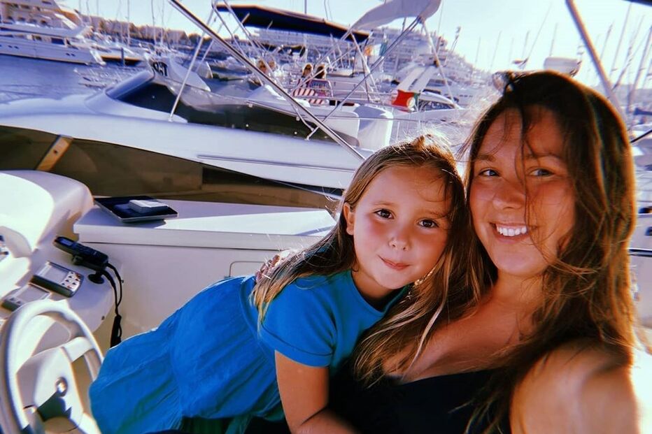 Joana Madeira com a filha.jpg