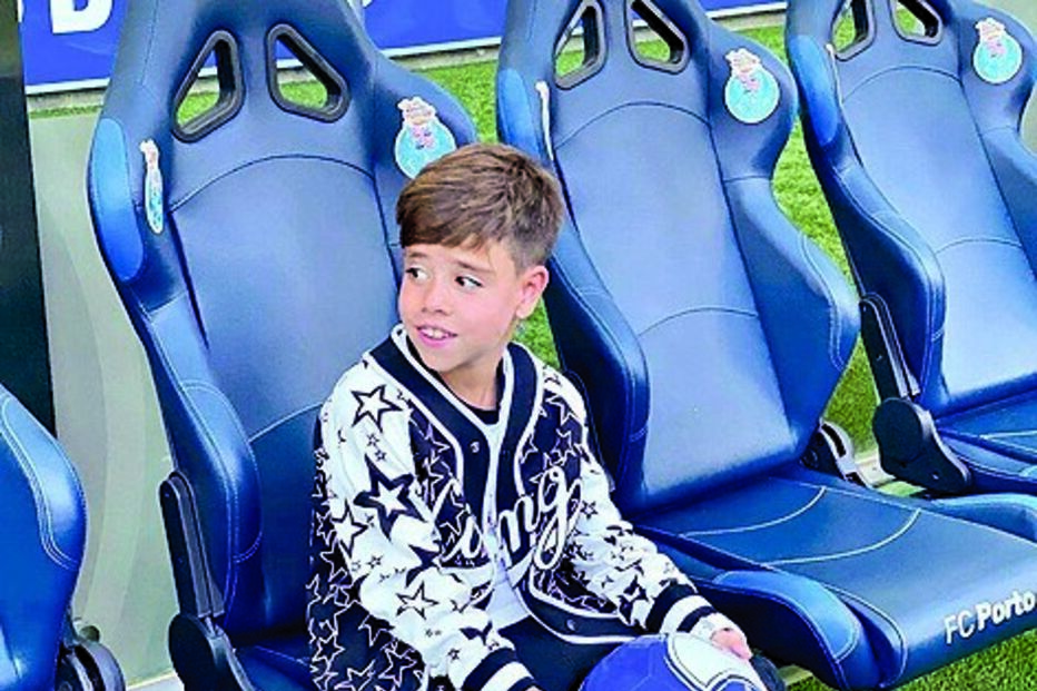 Filho de Ricardo Quaresma assina pelo FC Porto