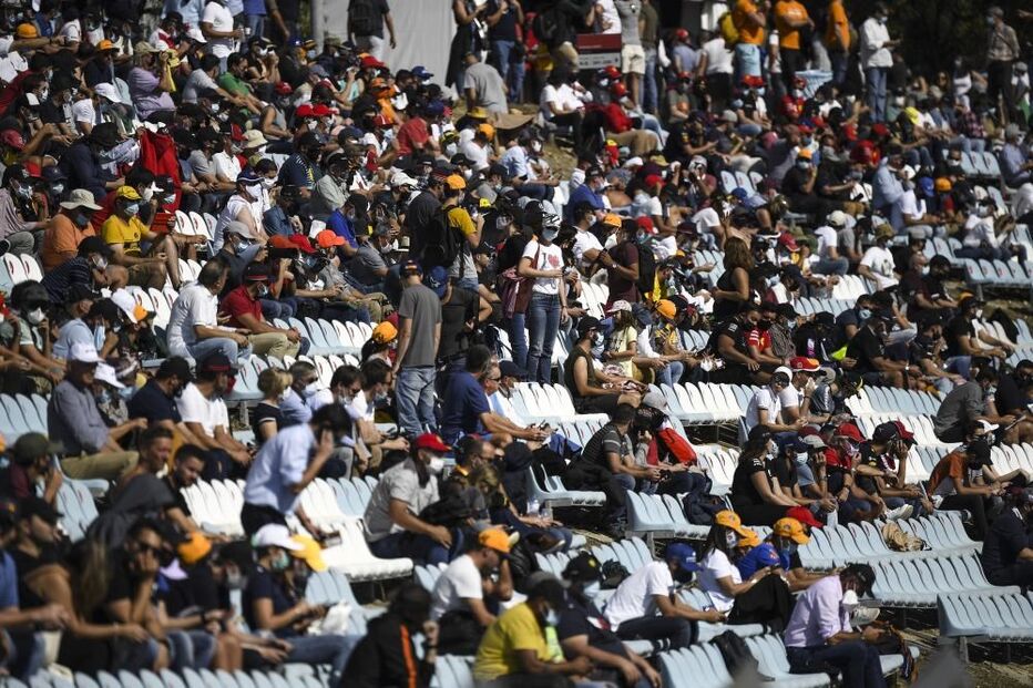 Bancadas cheias no Autódromo Internacional do Algarve, em Portimão.