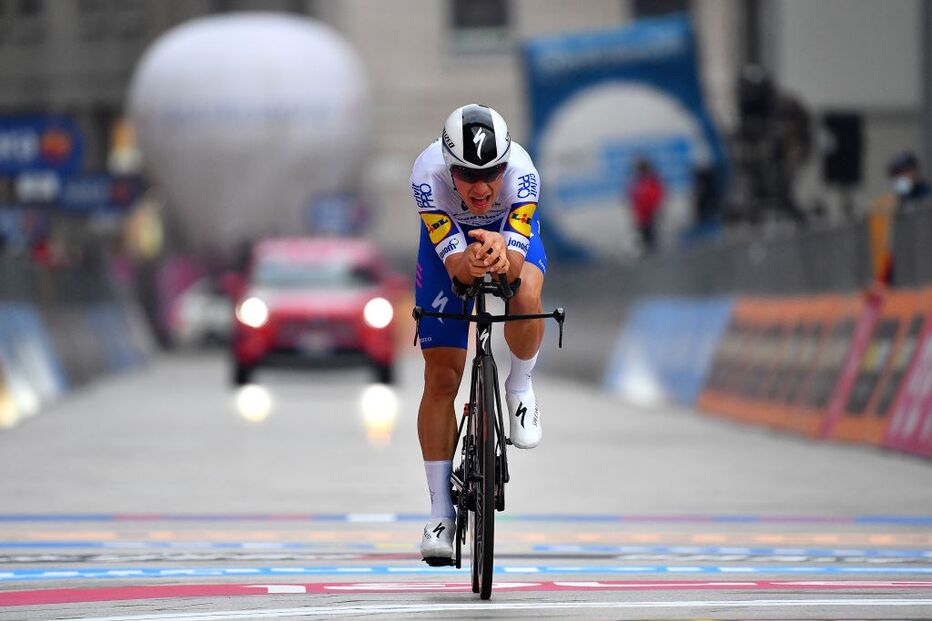 João Almeida conquista quarto lugar e faz história na Volta a Itália
