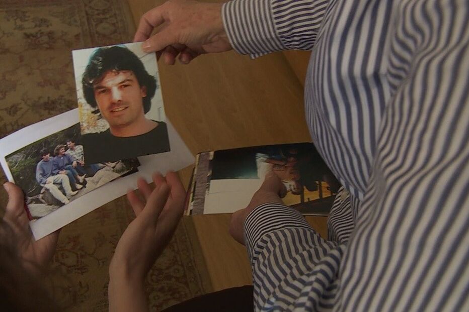 Mãe de irmãos assassinados não perdoa Justiça que nada fez para impedir as mortes trágicas