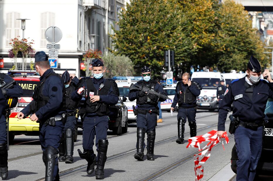 Ataque com faca em França