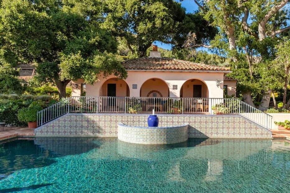 2020-10-29_17_56_09 Celebrities_530208731_163232018_1706x960.jpg