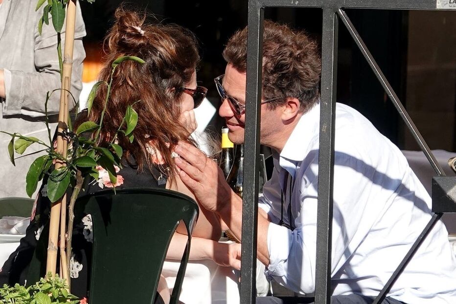 Lily James e Dominic West