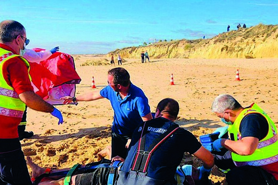Náufragos  foram assistidos no areal 