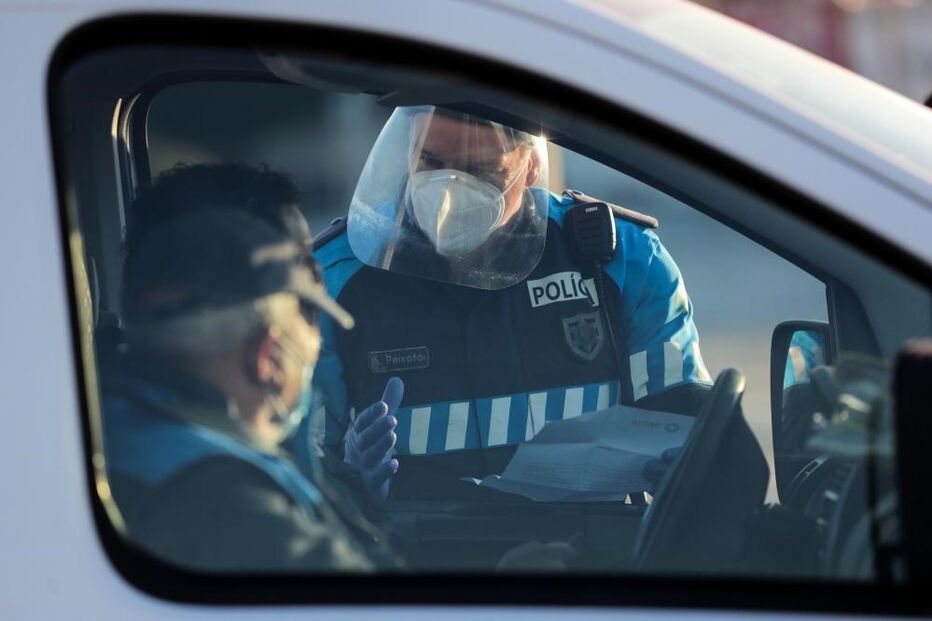 Agentes da PSP fazem uma operação Stop, PSP XX, operação stop xx, coronavírus