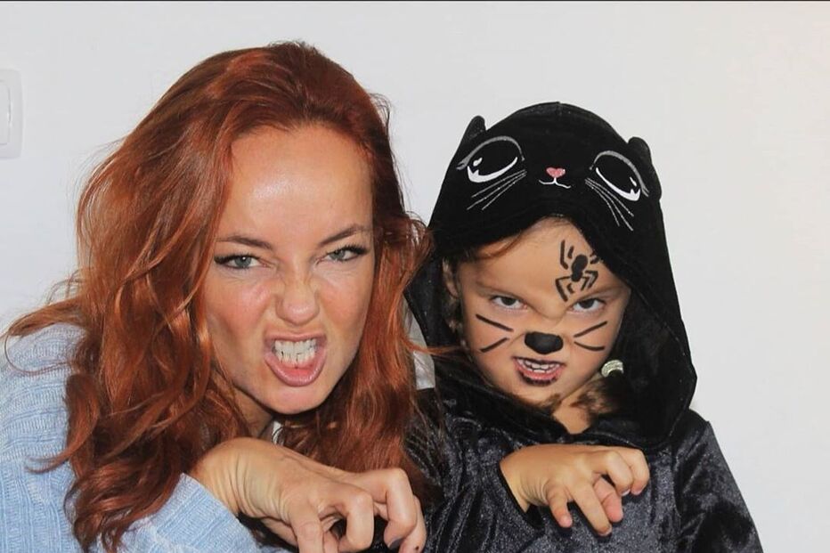 Bárbara Norton de Matos com a filha Flor