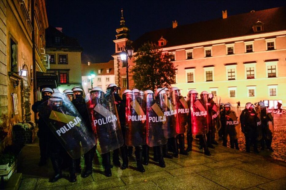 Manifestações contra a nova lei do aborto em Varsóvia