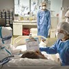 Hospitais privados disponíveis para desmarcar cirurgias para reforçar camas e UCI devido à Covid-19