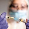 Vacinas contra a Covid-19 não deverão ter efeito antes do outono, avança Sociedade de Gestão de Saúde