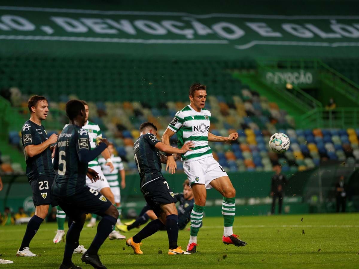 De golear a empatar, FC Porto salva triunfo por 1-0 em Faro