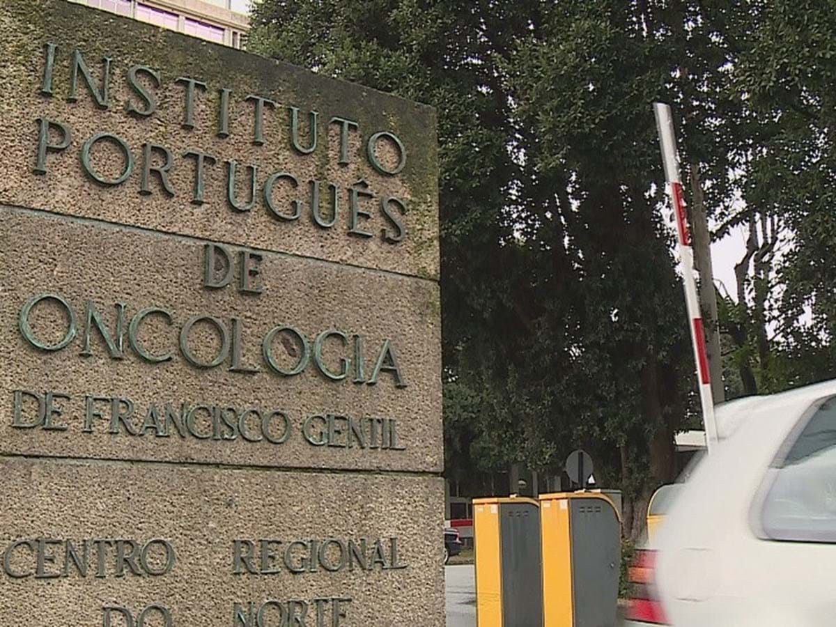 Clio do Aço'': Renault que desceu escadaria da Universidade de