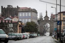 Ruas desertas em Braga devido à regra de permanência em casa no fim de semana