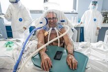 Capacetes respiratórios usados em Itála