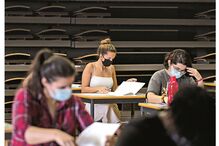 Decreto que regulamenta Estado de Emergência aprovou possibilidade de testes em estabelecimentos de ensino e instituições de Ensino Superior