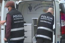 Mulher morta à facada dentro de apartamento em Portimão