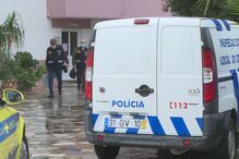 Mulher morta à facada dentro de apartamento em Portimão
