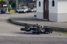 Jovem de 22 anos morre em despiste de mota na Feira
