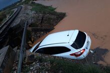 Chuva e mau tempo provocam inundações na Fuzeta em Olhão